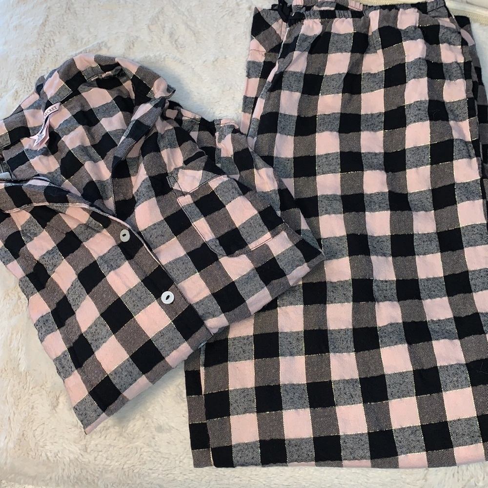 Small Victoria’s Secret Plaid pajama set